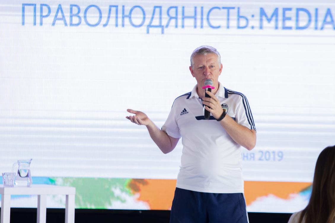 Read more about the article Телепрограму, над якою працюють викладач і студенти відділення журналістики, визнали однією з найкращих в Україні